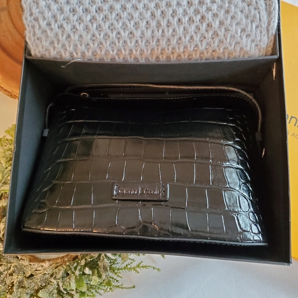 Gianni Conti Italian Black Leather Crocodile Print Crossbody Purse & Scarf Set - Picture 3 of 10